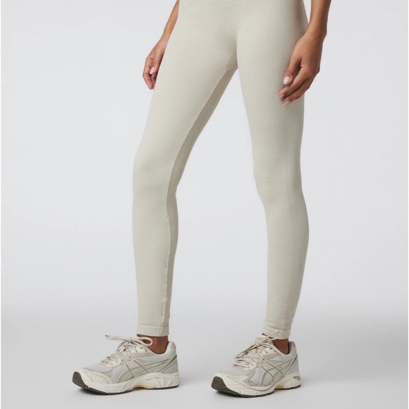 Vuori Pants - Vuori Waffle Seamless Legging Womens M Ecru NWT VW4085 High Rise Textured Tan